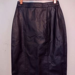 Cayenne Leather skirt size 3/4